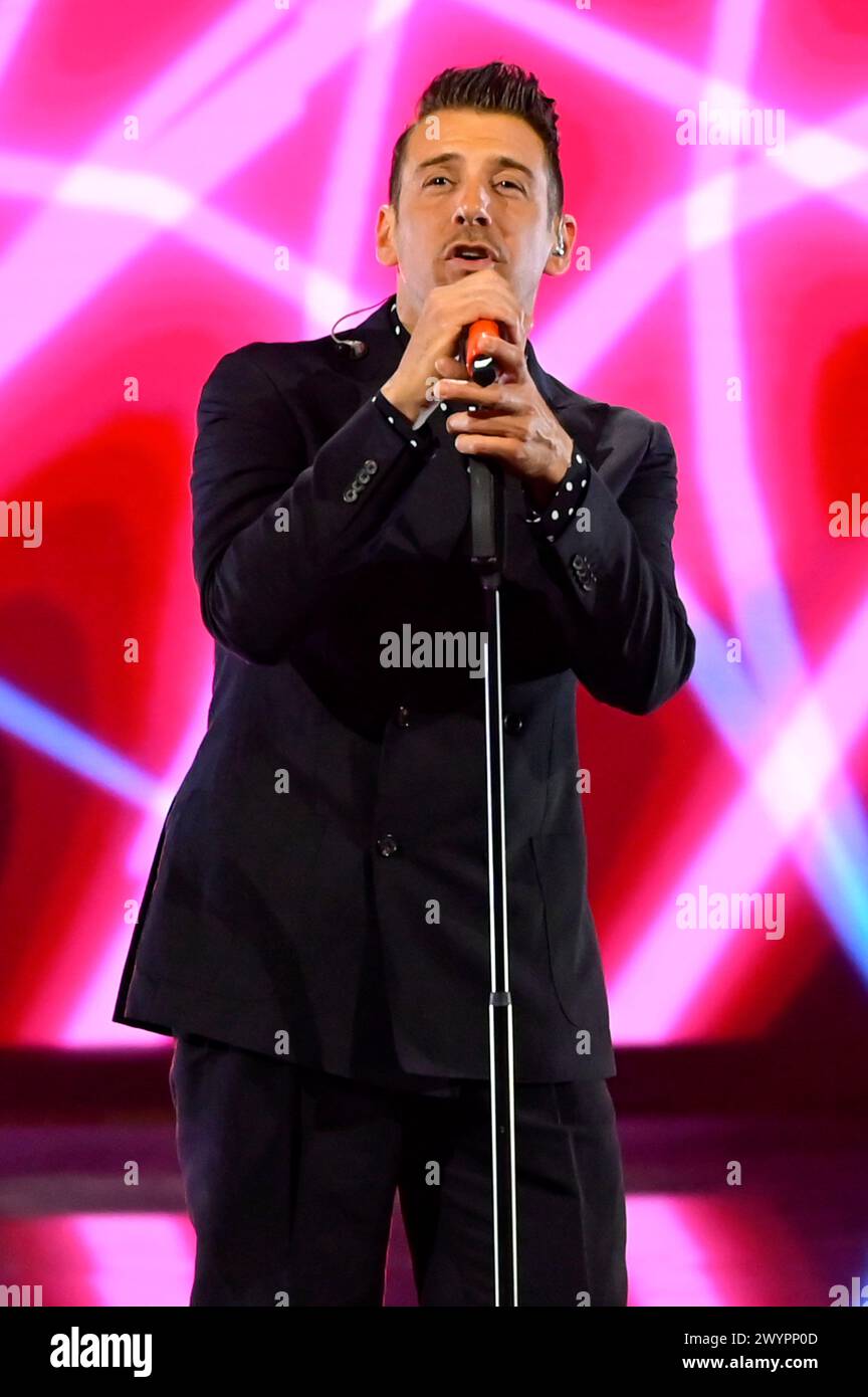 Francesco Gabbani in der Rai TVShow 'I migliori anni' in den Fabrizio