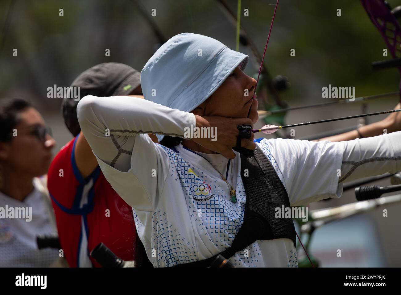 Tiro con arco hires stock photography and images Alamy