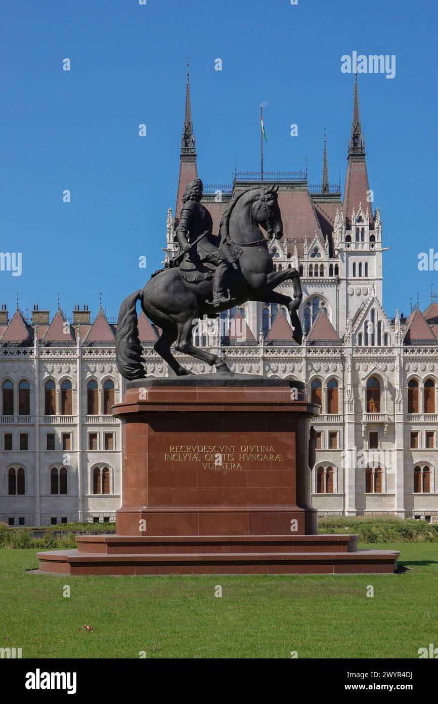Hungary, Budapest, The equestrian statue of Ferenc II Rakoczi outside the Parliament building The Hungarian Parliament Building also known as the Parl Stock Photo
