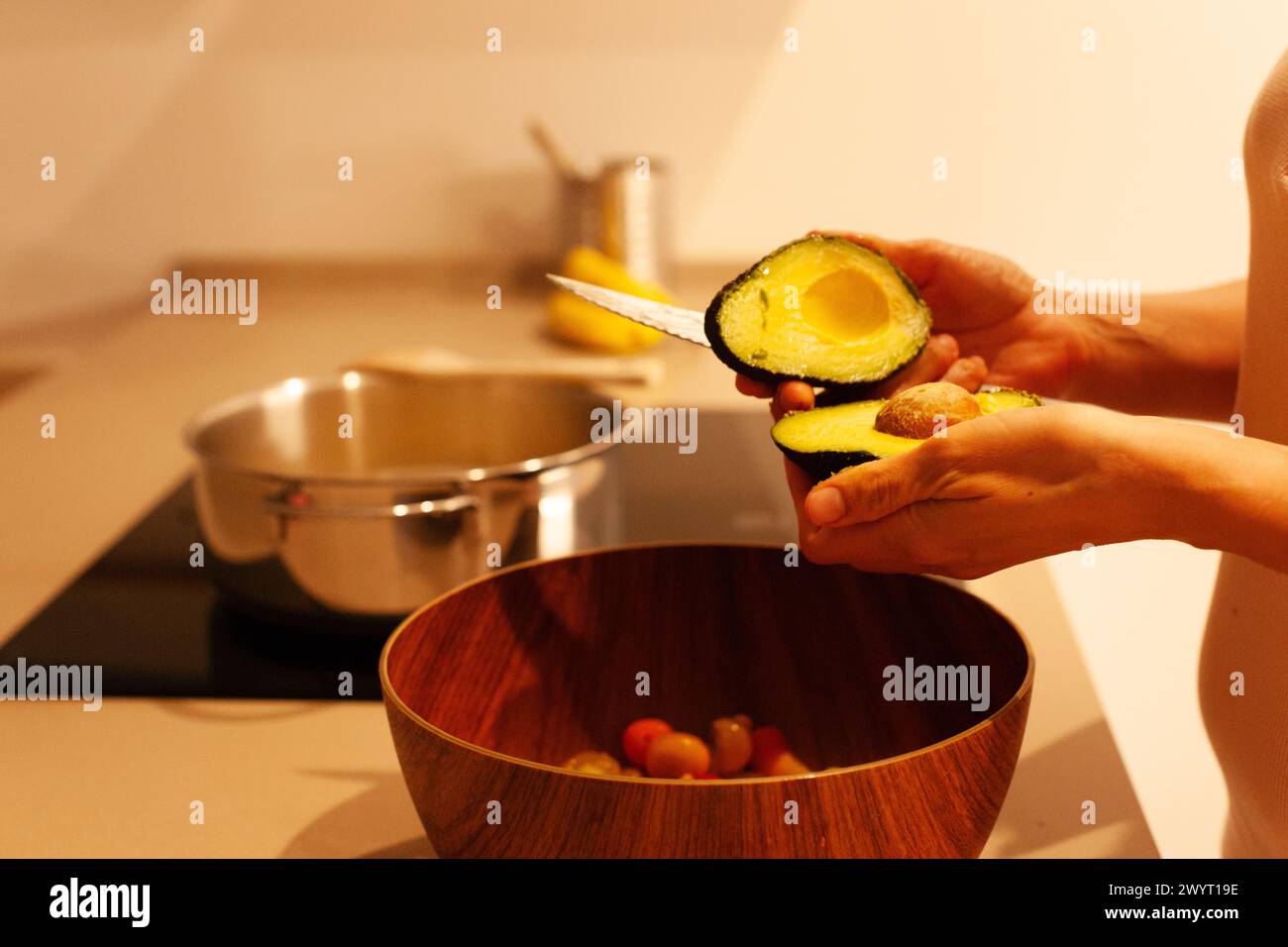 Drink mixing tutorial hi-res stock photography and images - Alamy