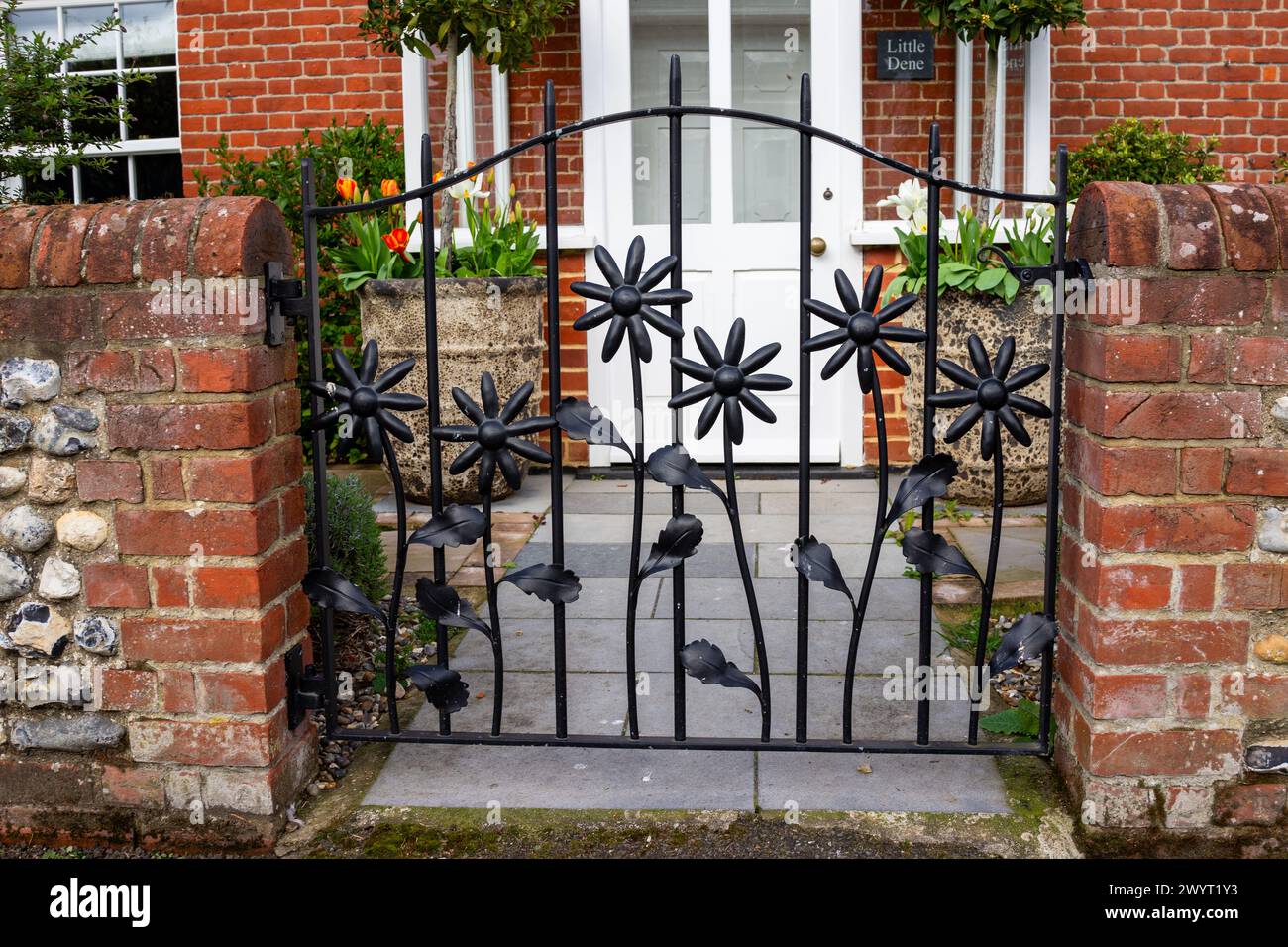 Wrought iron garden gate hi-res stock photography and images - Alamy