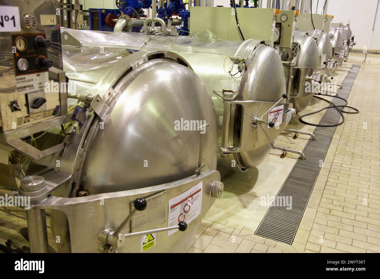 Hermetically sealed containers hires stock photography and images Alamy