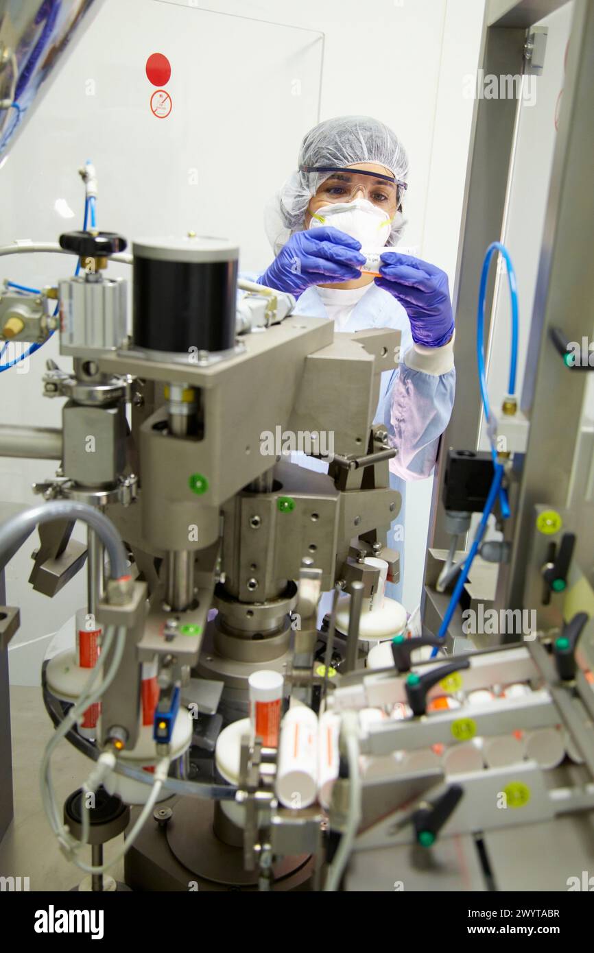 Technical monitoring under a dispensing process and closing of a gel ...