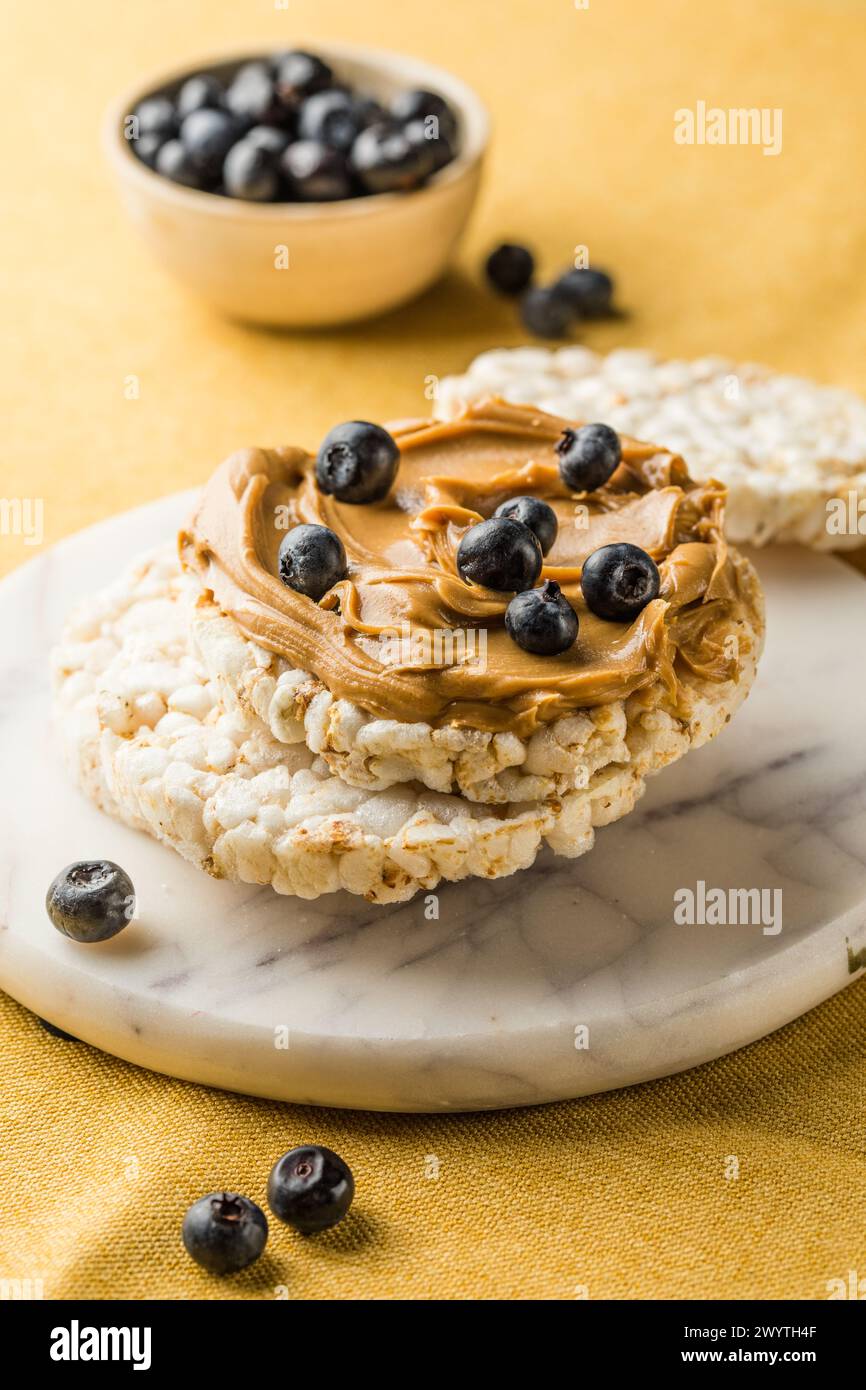 Rice cakes nut butter hi-res stock photography and images - Alamy