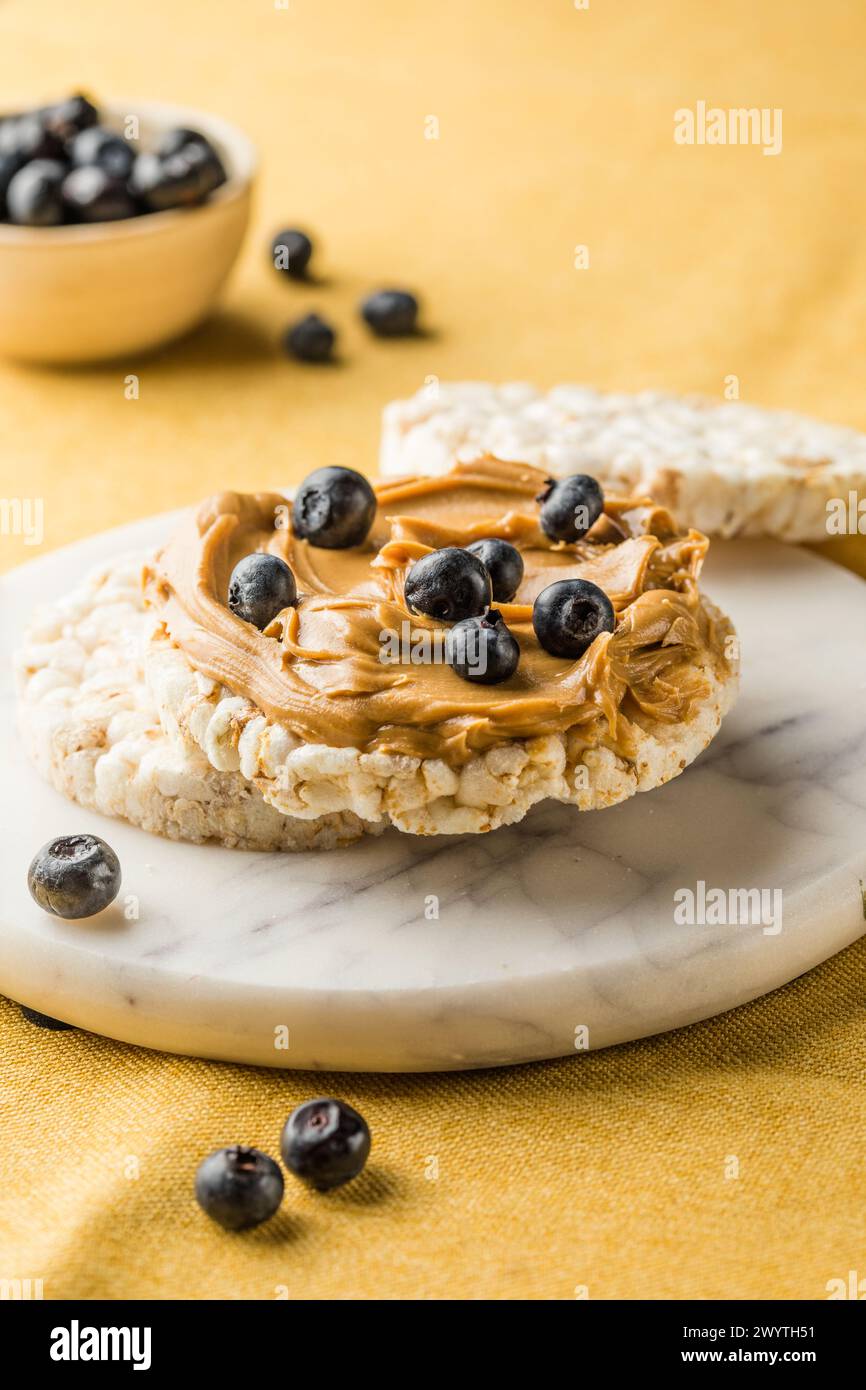 Rice cakes nut butter hi-res stock photography and images - Alamy