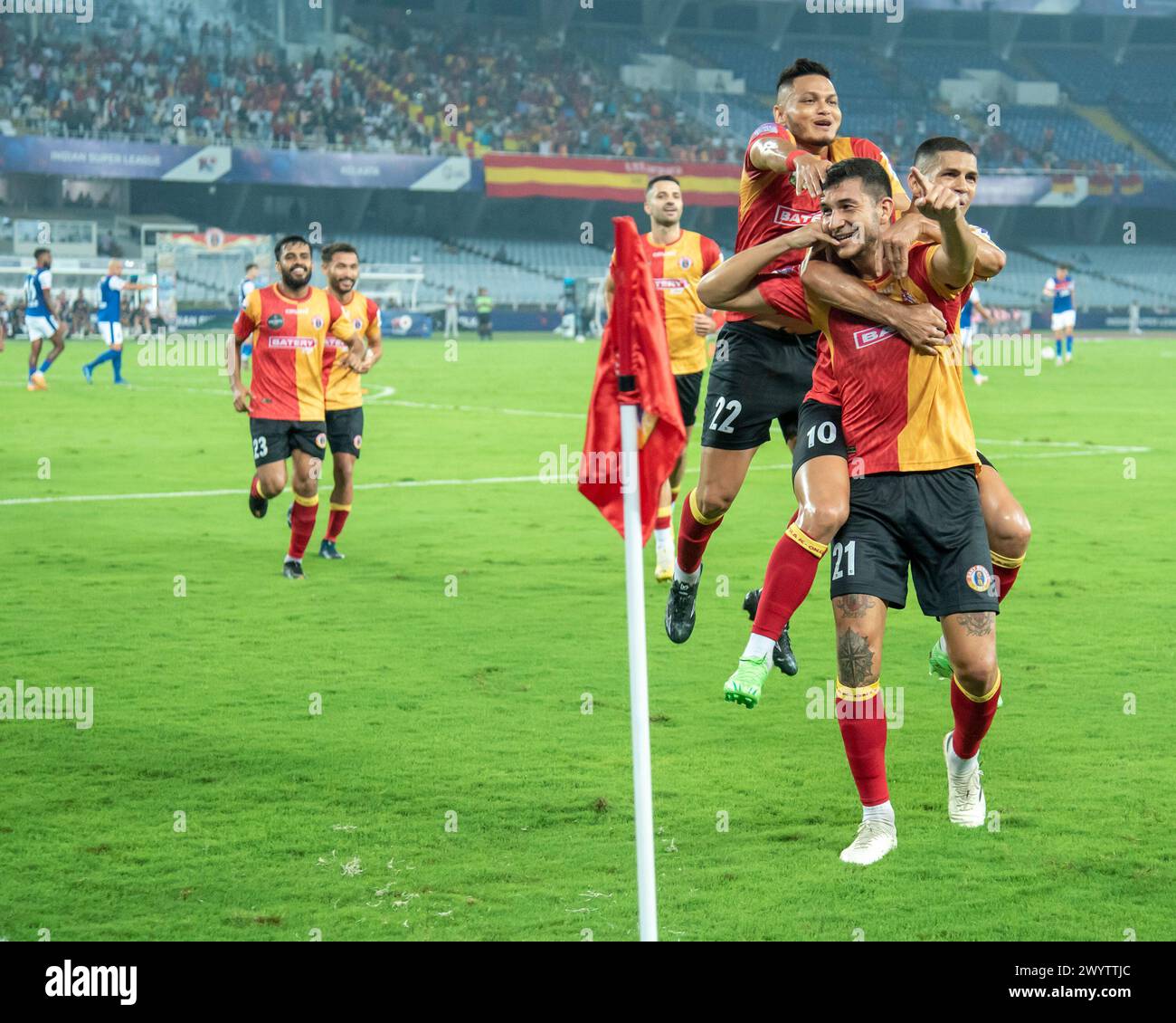 Kolkata, India. 07th Apr, 2024. Eastbengal Football Club (EBFC) wins crucial home match at Kolkata in 10th season of ISL, 2023-24 against Bengaluru FC (BFC) by 2-1 margin to keep alive hope in super six of Indian Super League. Kolkata, India, on April 7, 2024. Saul Crespo (P) and Cleiton Silva scored for EBFC while Sunil Chhetri (P) reduced scores for BFC.Saul Crespo celebrating after 1st goal for EBFC. (Photo by Amlan Biswas/Pacific Press/Sipa USA) Credit: Sipa USA/Alamy Live News Stock Photo