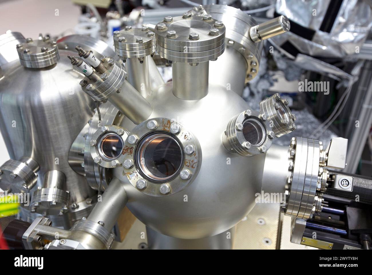 Ultra high vacuum scanning tunneling hi-res stock photography and ...
