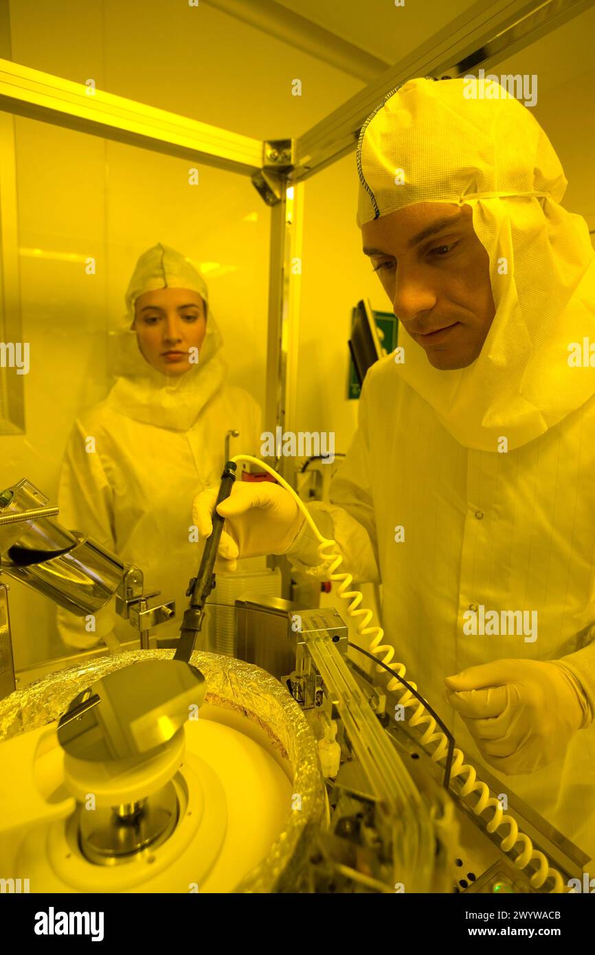 Laboratorio tecnologico hi-res stock photography and images - Alamy