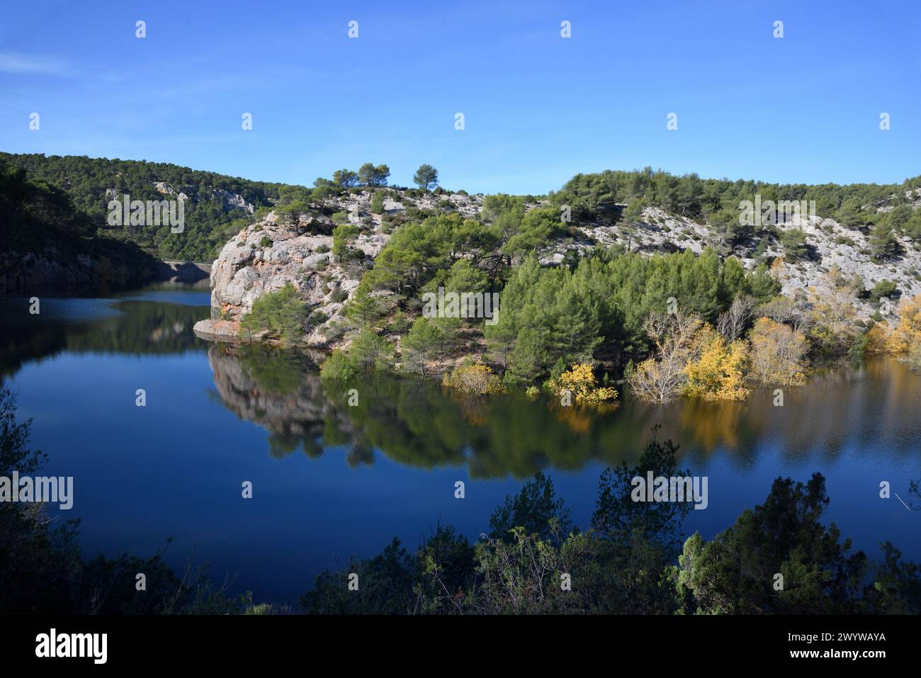 Lac Zola or Zola Lake and Barrage or Dam in the Infernet Gorge to the west of Mont Sainte Victoire Mountain Le Tholonet Aix-en-Provence France Stock Photo