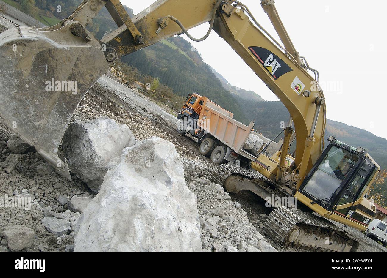 Quarry loading truck stone hi-res stock photography and images - Alamy