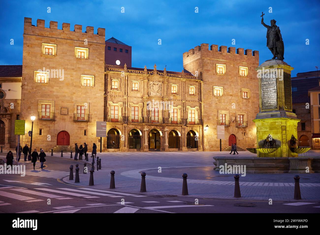 Revillagigedo Palace and ´Monumento a Pelayo´ sculpture, Plaza del Marques, Gijón, Asturias, Spain. Stock Photo