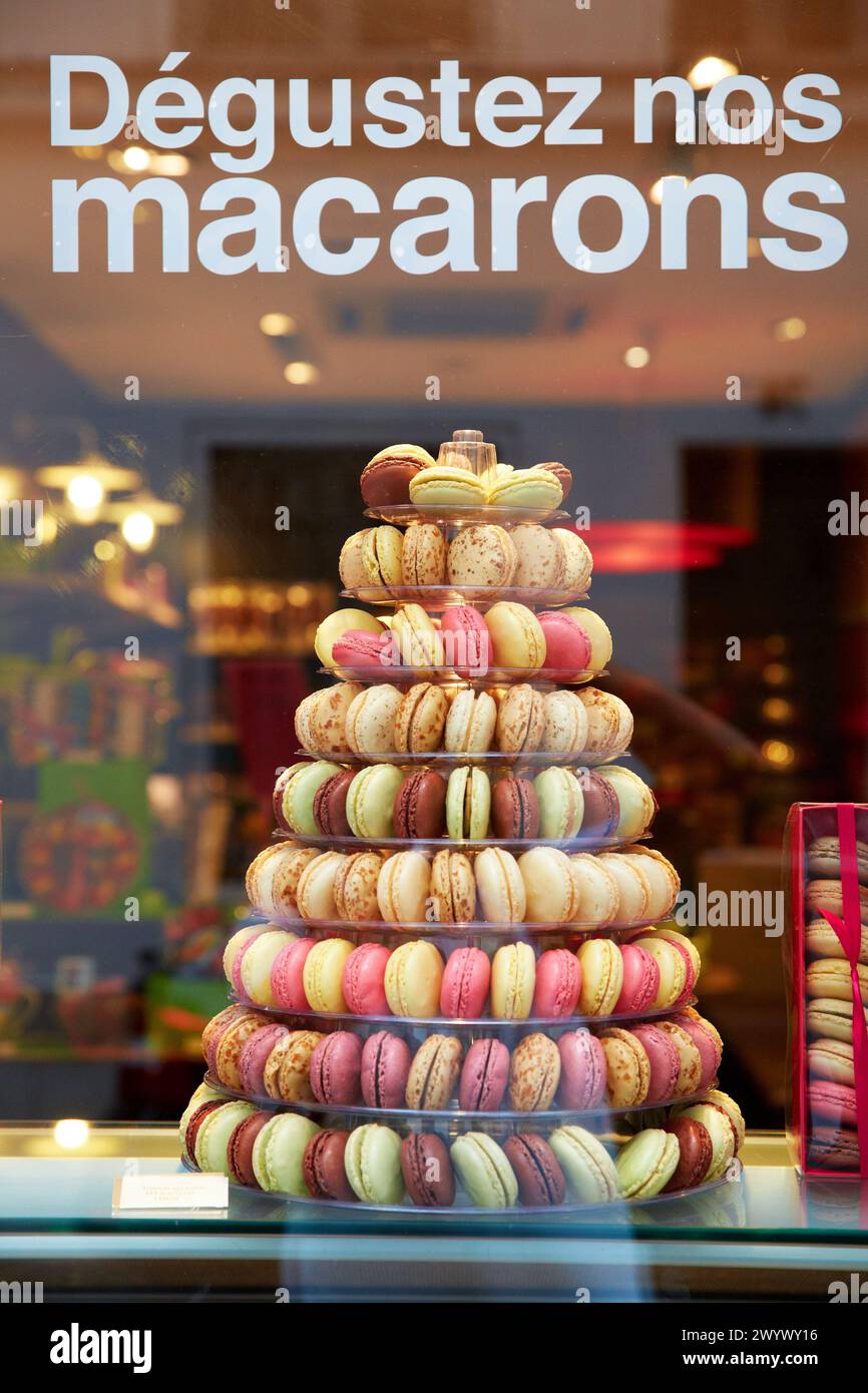 Macarons. Cakes shop. Île Saint Louis Island. Paris. France. Stock Photo
