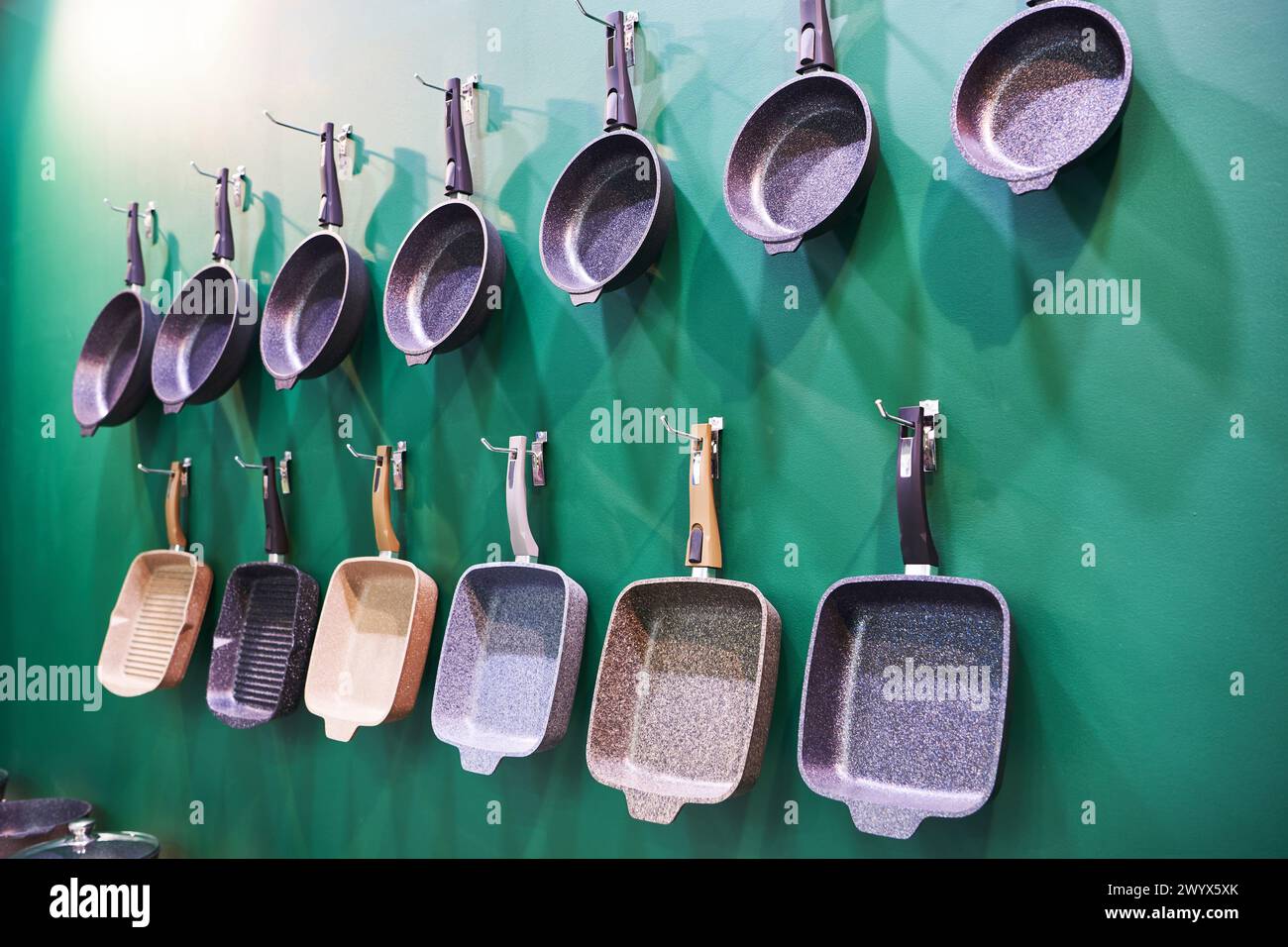 Household cooking hi-res stock photography and images - Alamy