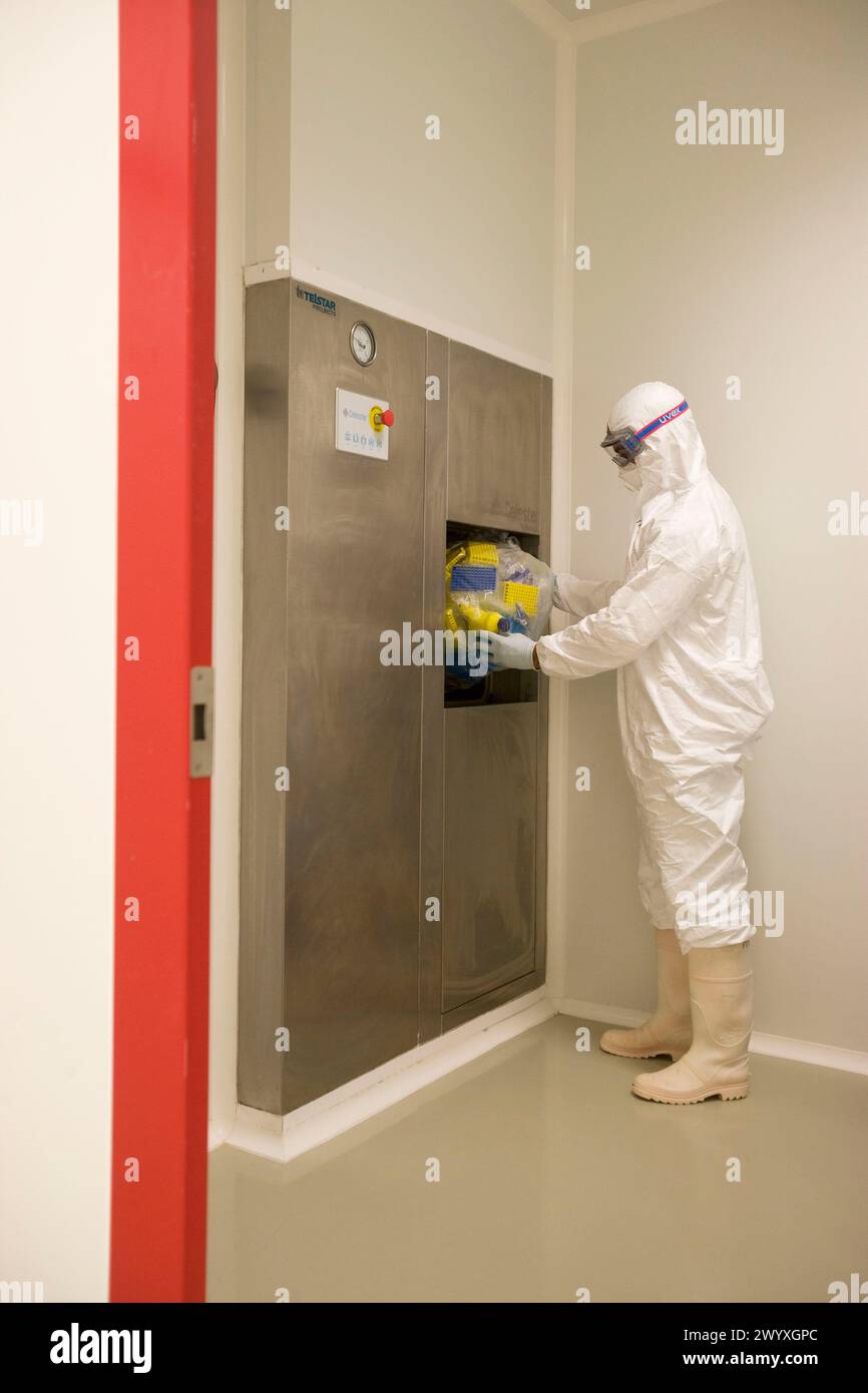 Autoclave, Laboratory of BioSafety Level P3, Departamento de