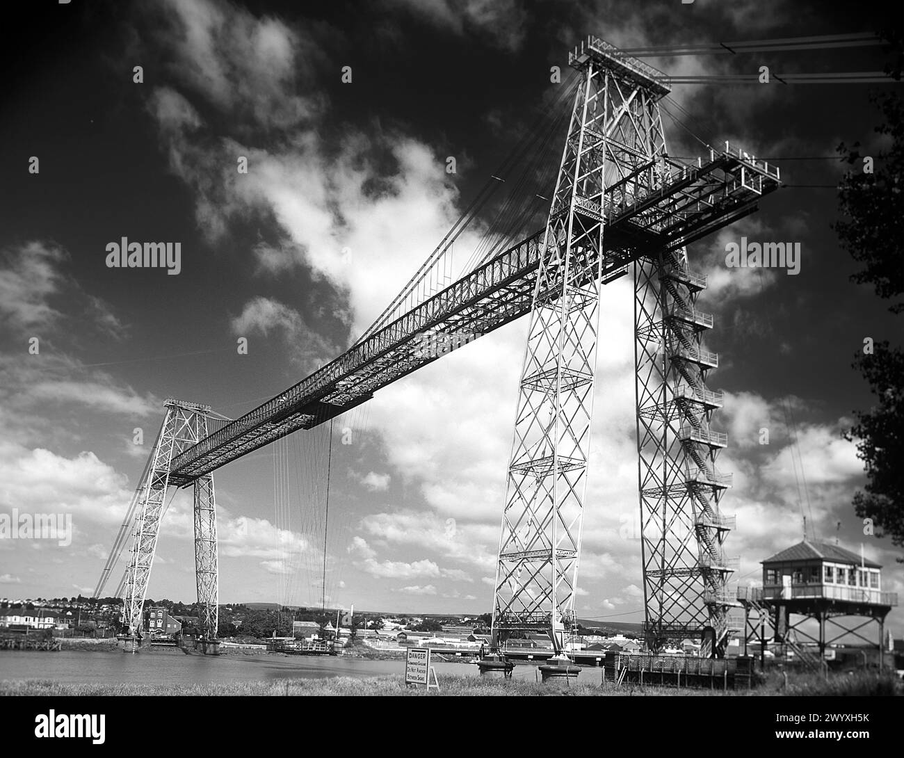 Newport Transporter Bridge, Grade I Listed structure on the river Usk, was opened in 1906 and is one of two operational transporter bridges in  the UK Stock Photo