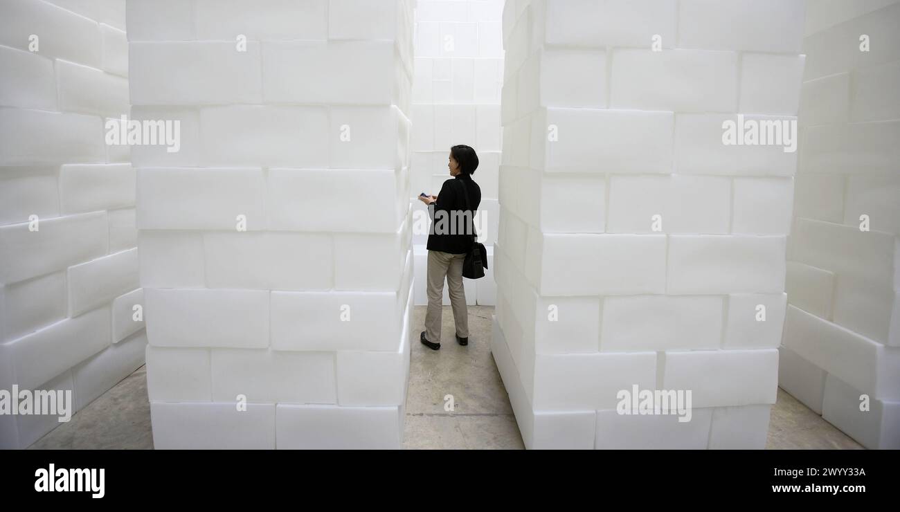 Embankment, by Rachel Whiteread, The Unilever Series, Turbine Hall ...