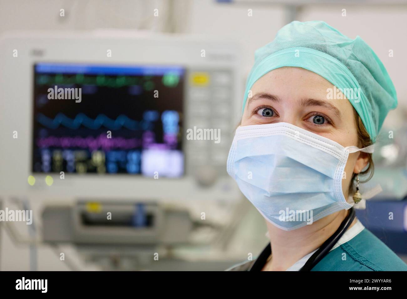 anesthetist and display vital signs, Onkologikoa Hospital, Oncology Institute, Case Center for prevention, diagnosis and treatment of cancer, Donostia, San Sebastian, Gipuzkoa, Basque Country, Spain. Stock Photo