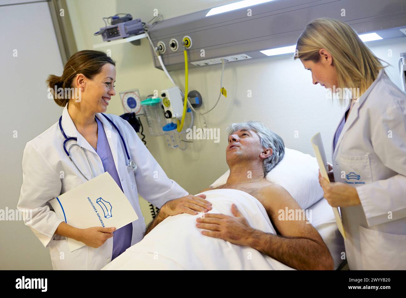 1950s hospital nurses patient hi-res stock photography and images - Alamy
