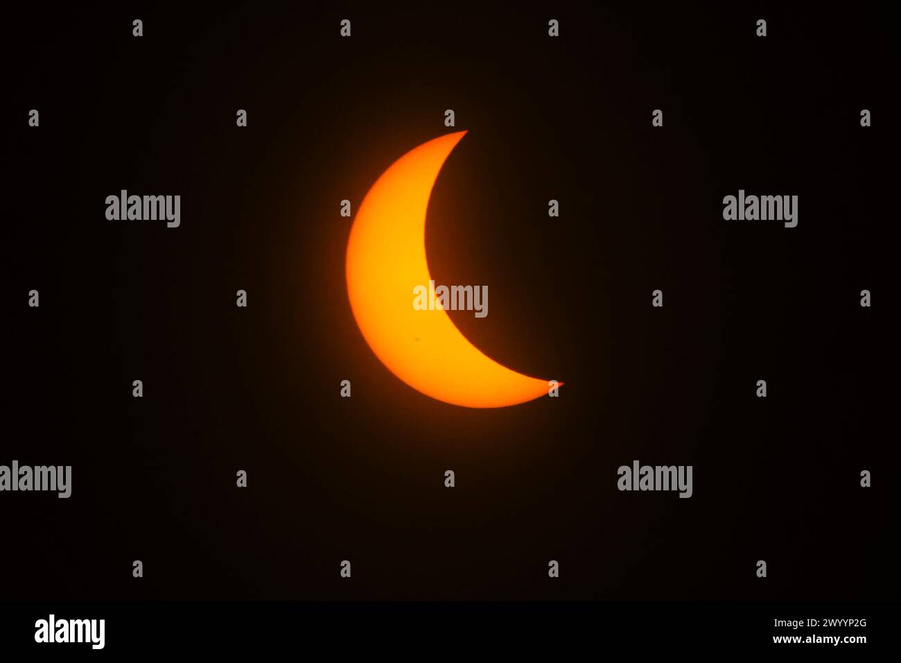 Mazatlan, Mexico. 08th Apr, 2024. The moon crosses in front of the sun
