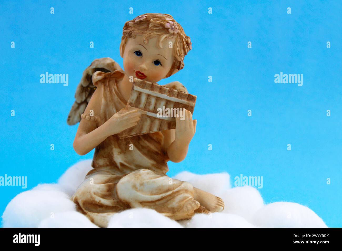 Angel and instrument hi-res stock photography and images - Alamy