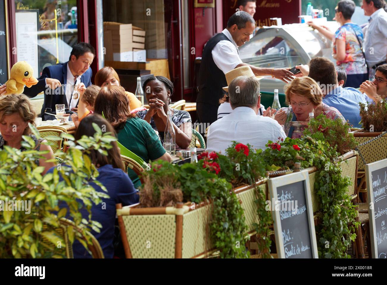 Terrace restaurant. Île Saint Louis Island. Paris. France. Europe. Stock Photo