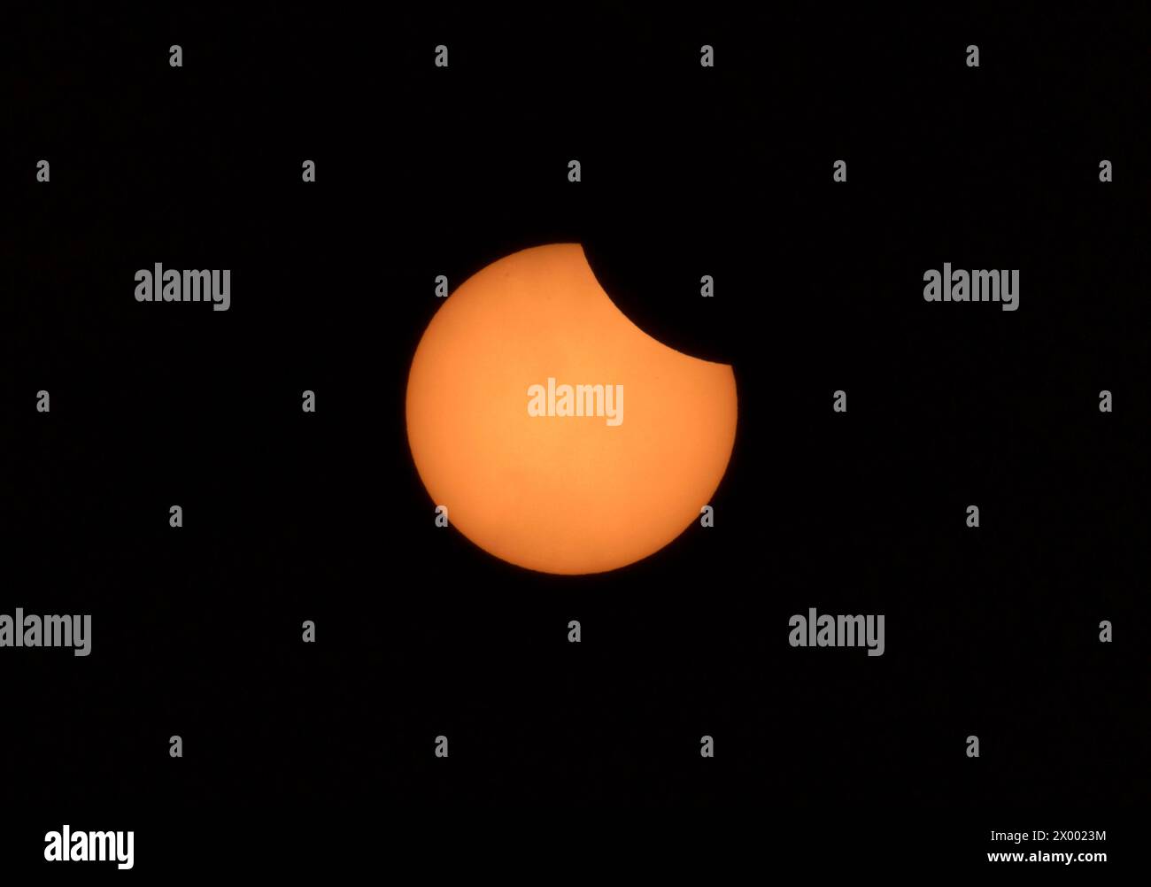 Naples, USA. 08th Apr, 2025. The 2025 North American Solar Eclipse as