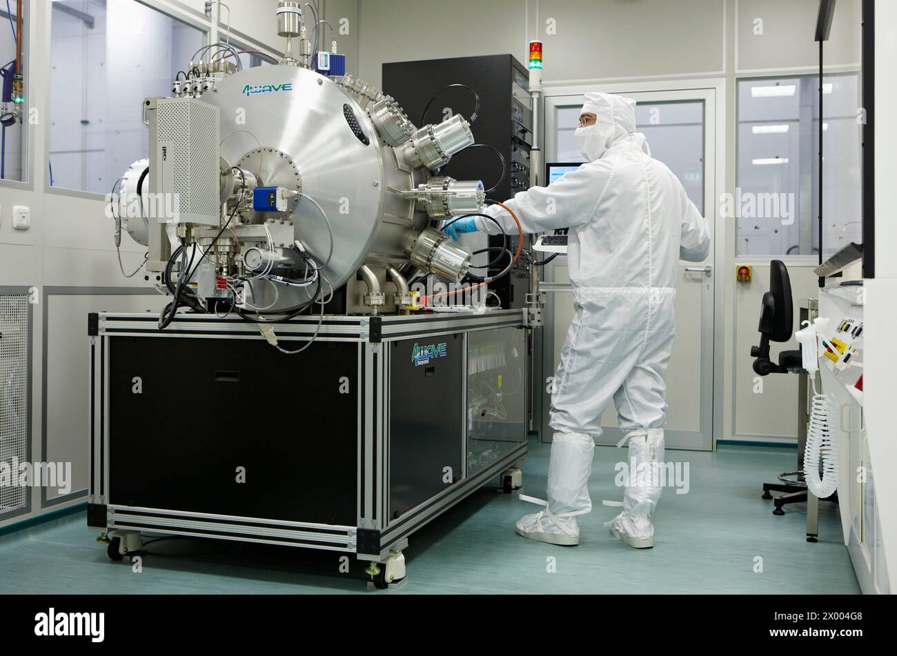 Sputtering process hi-res stock photography and images - Alamy