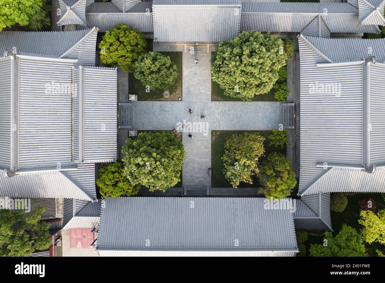 Xi'an. 8th Apr, 2024. An aerial drone photo taken on April 8, 2024 shows tourists visiting the Da Ci'en Temple in Xi'an, northwest China's Shaanxi Province. Credit: Shao Rui/Xinhua/Alamy Live News Stock Photo