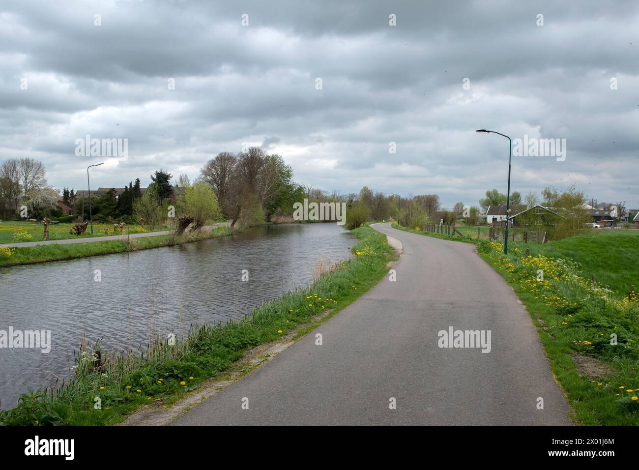 Road Along The Gein River At Abcoude The Netherlands 8-4-2024 Stock ...