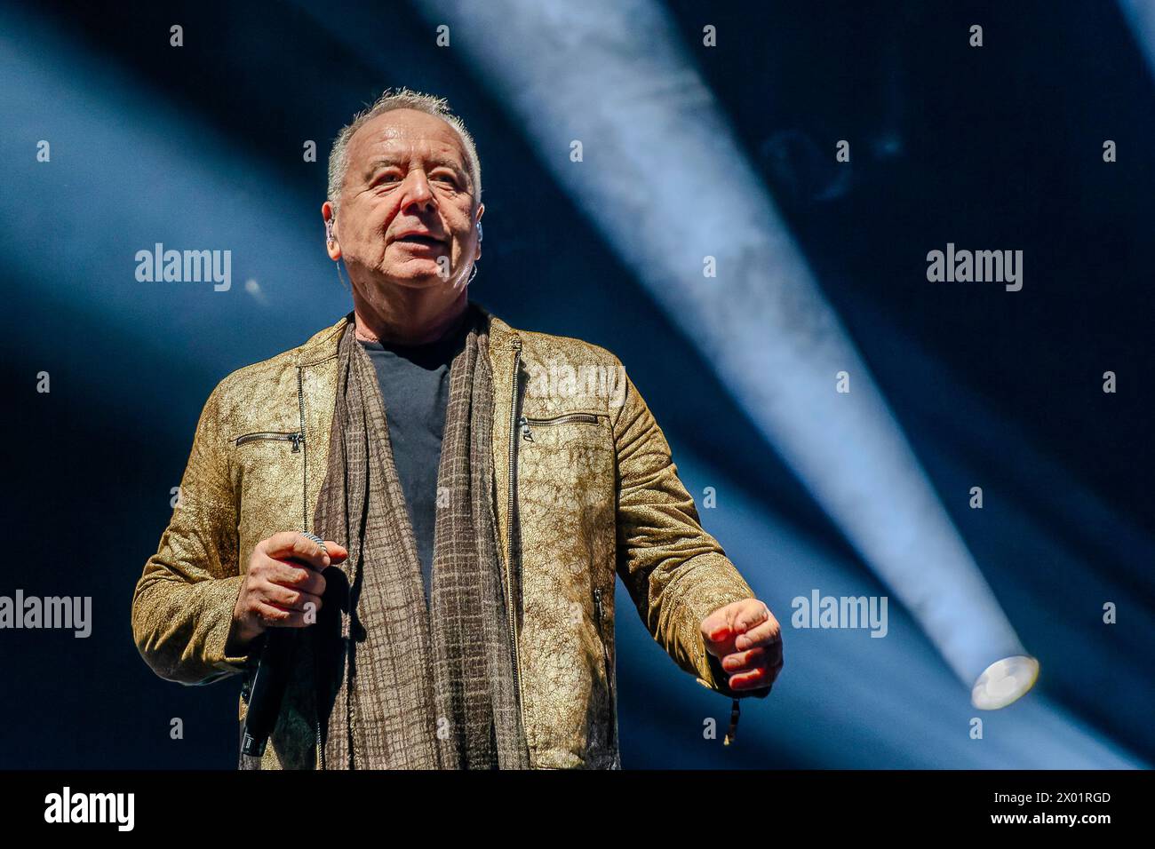 Antwerp, Belgium, April 5, 2024. Simple Minds concert at Sportpaleis Stock Photo Alamy