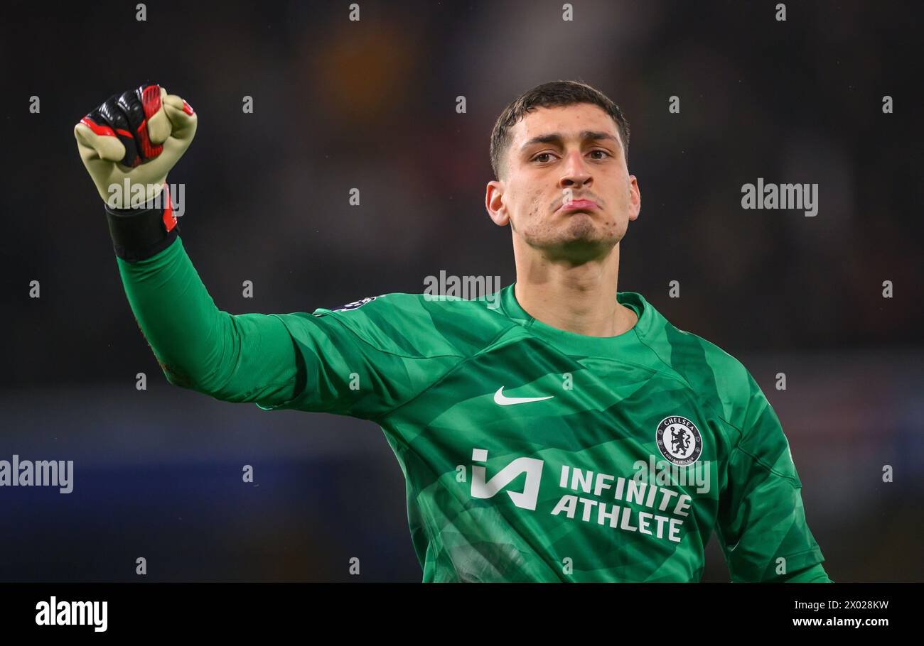 London, UK. 04th Apr, 2024 - Chelsea v Manchester United - Premier League - Stamford Bridge.                                                               Chelsea goalkeeper Djordje Petrovic in action against Manchester United. Picture Credit: Mark Pain / Alamy Live News Stock Photo