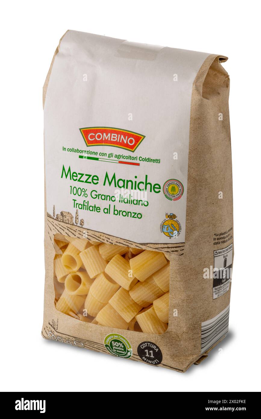 Italy-April 2024.09: macheroni mezze maniche bronze-drawn Italian wheat pasta in Combino package sold in LIDL Italy supermarkets. Cut out with Clippin Stock Photo