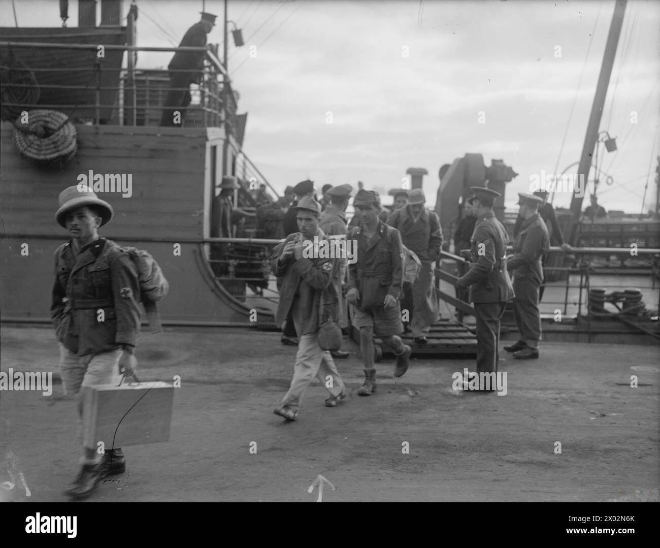 Italian prisoners of war from the Middle East arrive in Greenock ...