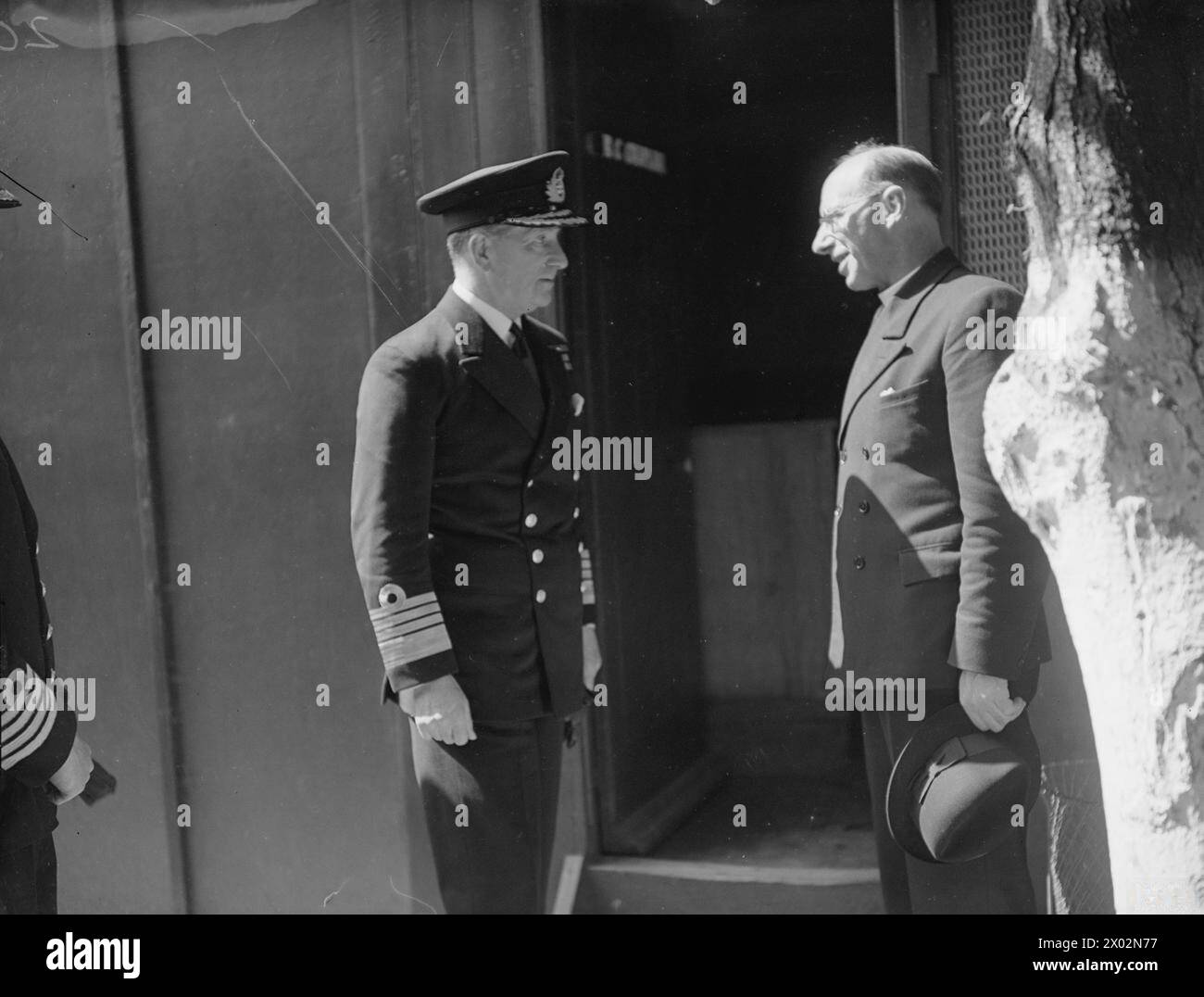 COMMANDER IN CHIEF,WESTERN APPROACHES, VISITS THE HMS ST GEORGE ...