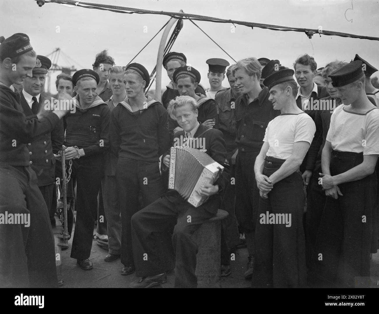 NORWEGIAN NAVAL RECRUITS TRAIN IN SCOTLAND. 10 AUGUST 1945 ...