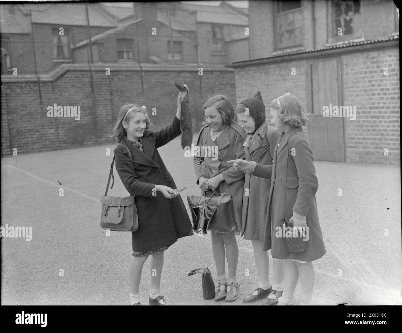 ノーベンバー・ガール Girls school destroyed hi-res stock photography and images