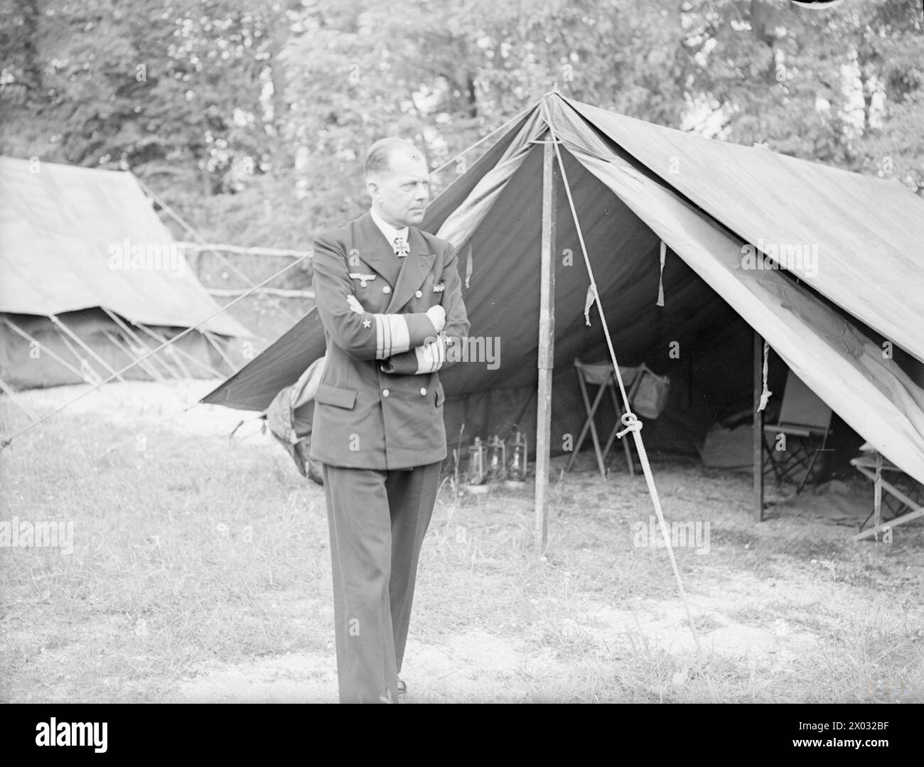 WITH THE BRITISH NAVY IN PARIS. 12 AND 13 MAY 1945, AT THE HEADQUARTERS