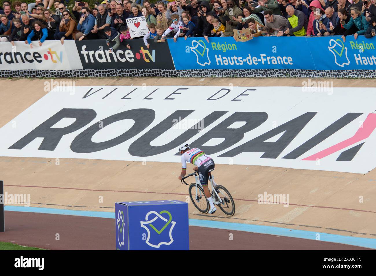 Paris Roubaix 2024 Mathieu van der Poel secures second consecutive