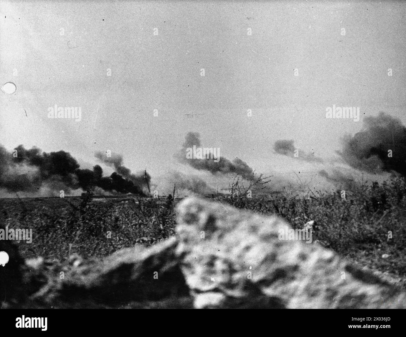 THE BATTLE FOR CRETE, 20 - 31 MAY 1941 - Palls of smoke rise above the Cretan countryside Stock Photo