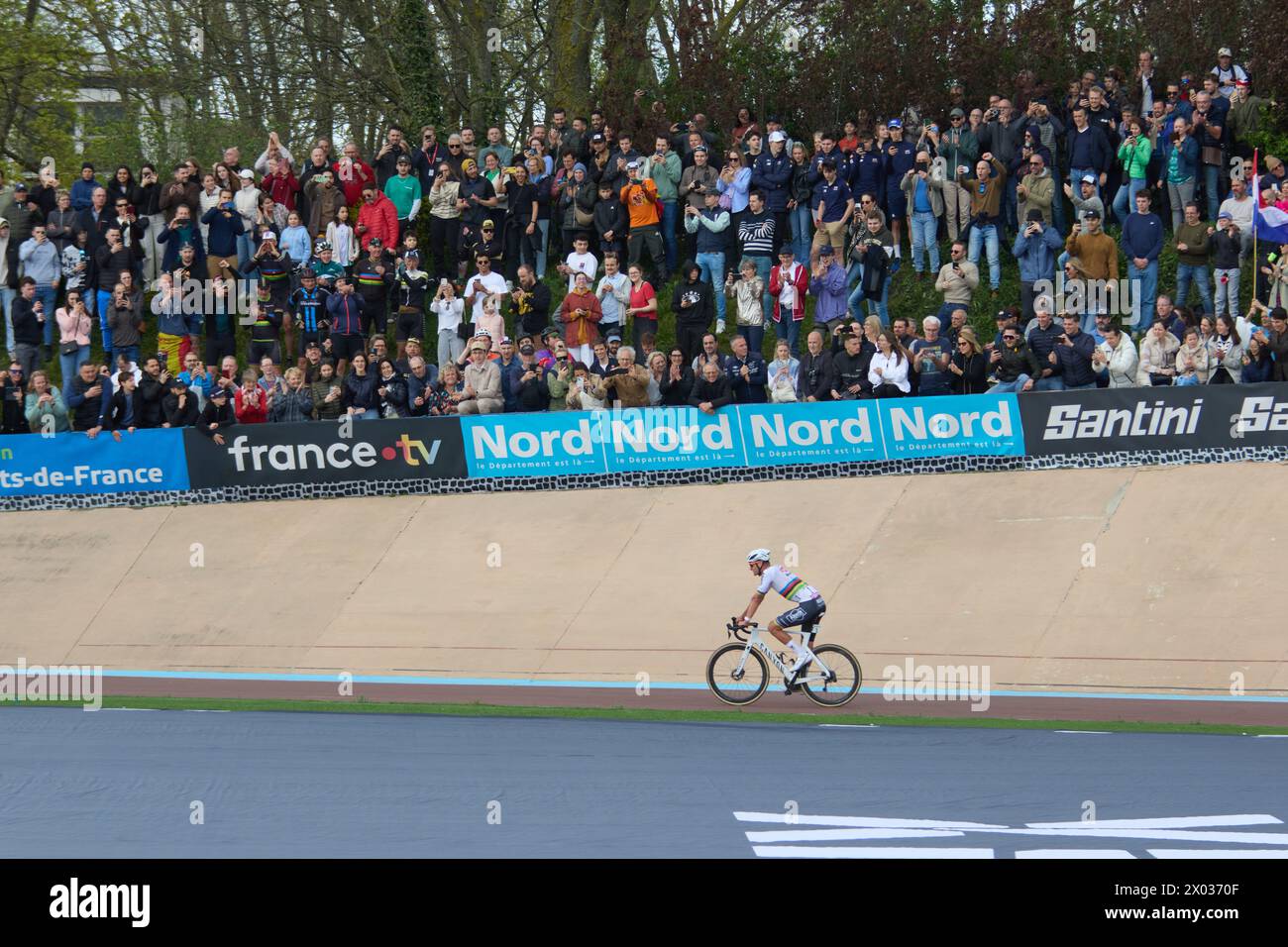 Paris Roubaix 2024 Mathieu van der Poel secures second consecutive