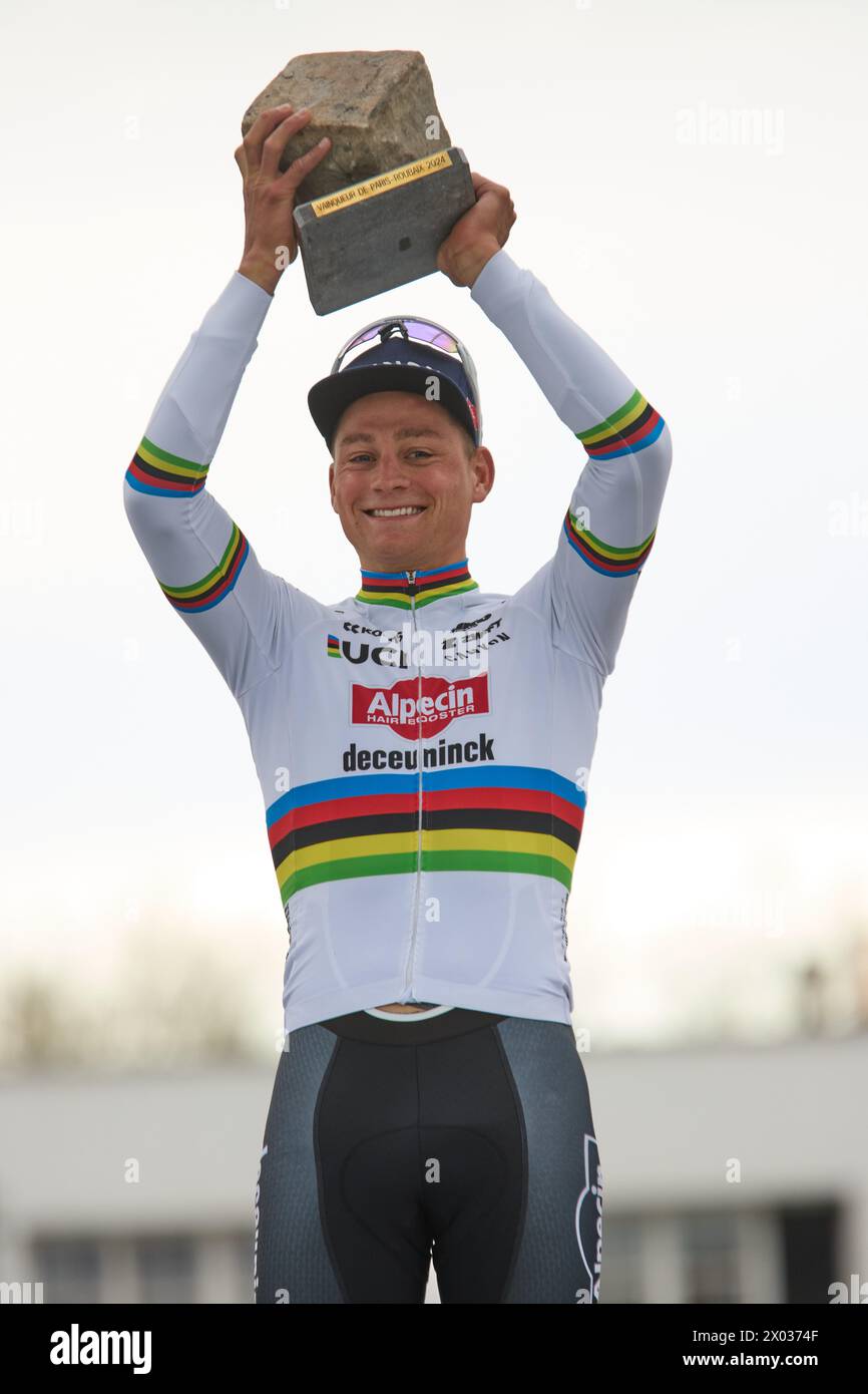 Paris Roubaix 2025 Mathieu van der Poel secures second consecutive