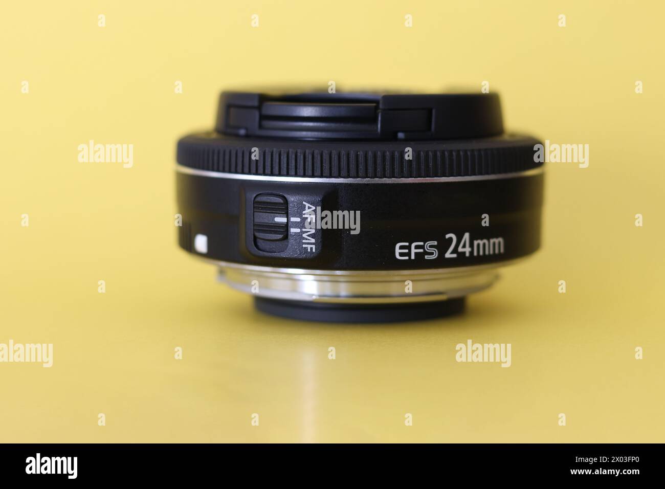 24 mm hi-res stock photography and images - Alamy