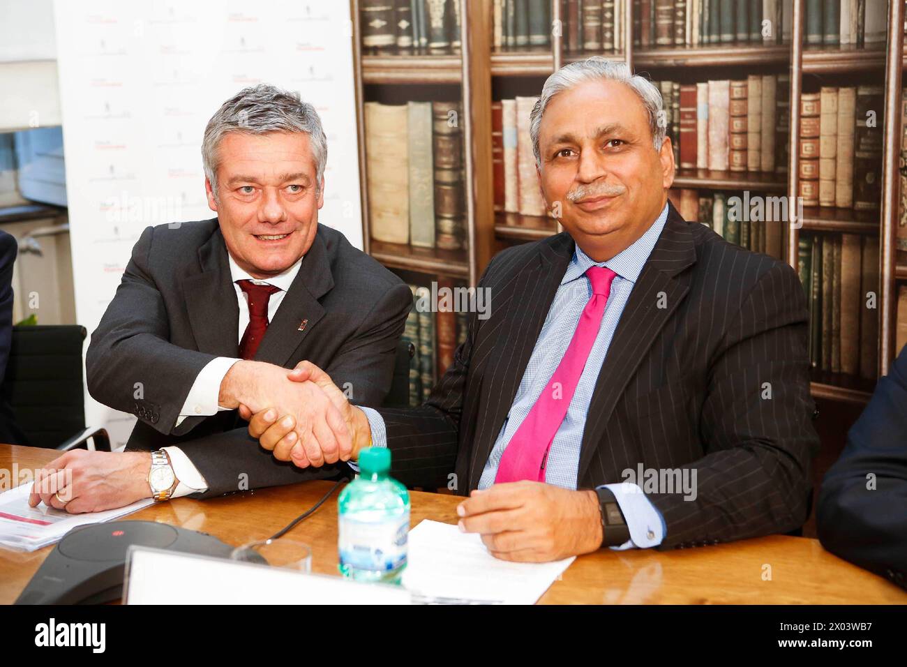 TORINO - Torino, 14-12-2015. Pininfarina cede azioni a tech Mahindra. nella foto Paolo Pininfarina presidente Pininfarina e CP Gurnani ceo TechMahindra Editorial Usage Only Stock Photo