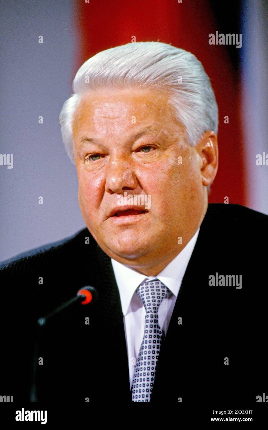 Boris Jelzin - Russischer Präsident Archiv Foto Boris Jelzin - Russischer Präsident ACHTUNG AUFNAHMEDATUM GESCHÄTZT , München Bayern Deutschland *** Boris Yeltsin Russian President Archive Photo Boris Yeltsin Russian President ATTENTION RECORD DATE ESTIMATED , Munich Bavaria Germany Stock Photo