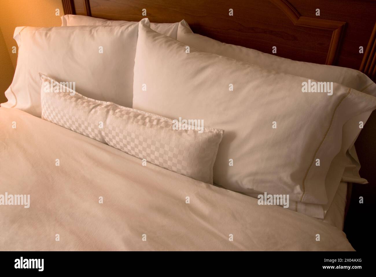 People sleep in bed hi-res stock photography and images - Alamy