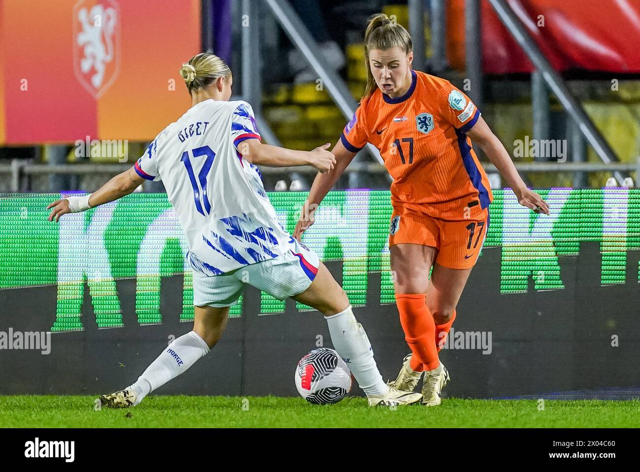 BREDA, NETHERLANDS - APRIL 9: Victoria Pelova of Netherlands battles for the ball with Celin Bizet Ildhusøy of Norway during the UEFA Women's Euro 2025 group A qualifying round day 2 match between Netherlands and Norway at Rat Verlegh Stadion on April 9, 2024 in Breda, Netherlands. (Photo by Joris Verwijst/Orange Pictures) Stock Photo