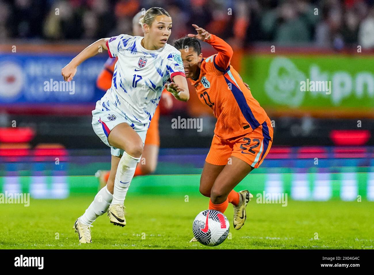 BREDA, NETHERLANDS - APRIL 9: Celin Bizet Ildhusøy of Norway is challenged by Esmee Brugts of Netherlands during the UEFA Women's Euro 2025 group A qualifying round day 2 match between Netherlands and Norway at Rat Verlegh Stadion on April 9, 2024 in Breda, Netherlands. (Photo by Joris Verwijst/Orange Pictures) Stock Photo