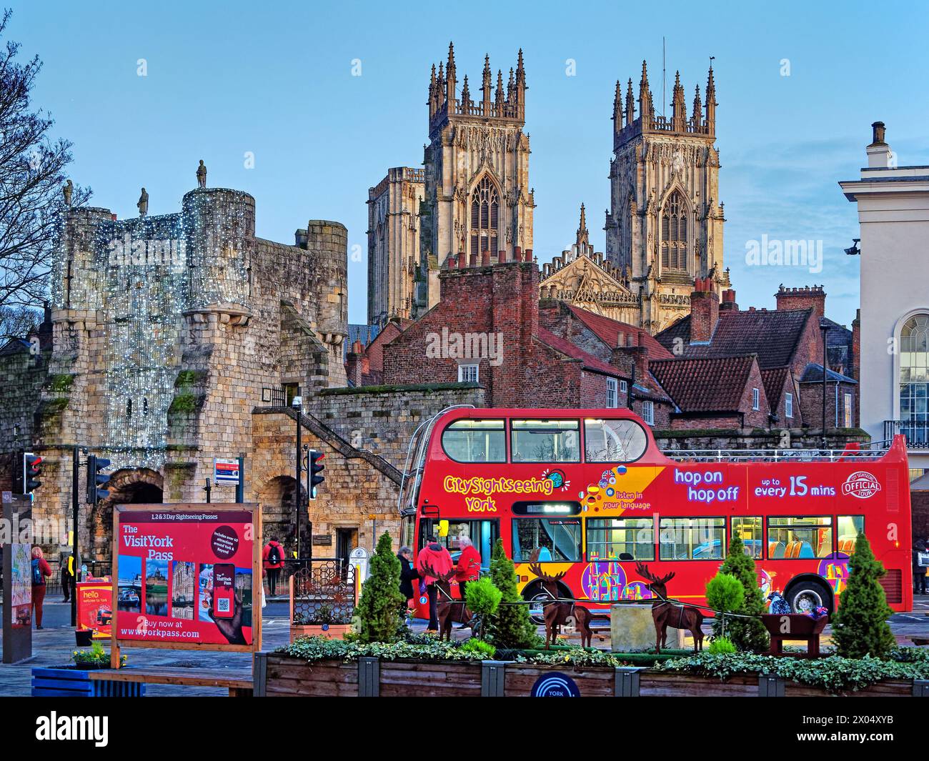 UK, North Yorkshire, York, Bootham Bar and York Minster West Towers Stock Photo