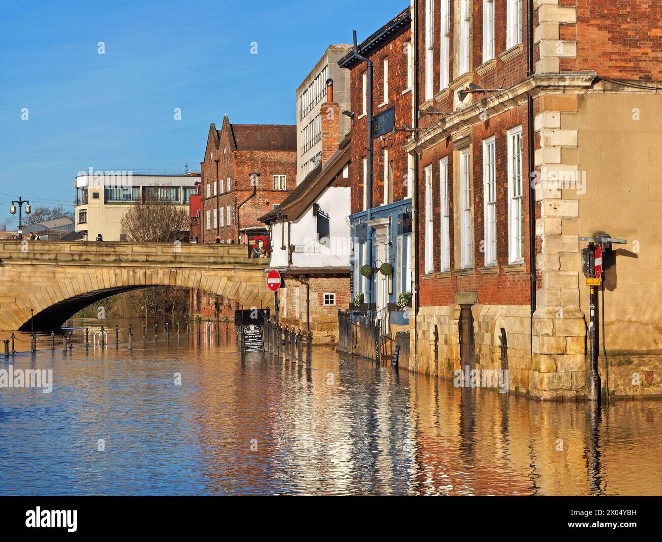 UK, North Yorkshire, York, Flooding along the River Ouse at King's Staith. Stock Photo
