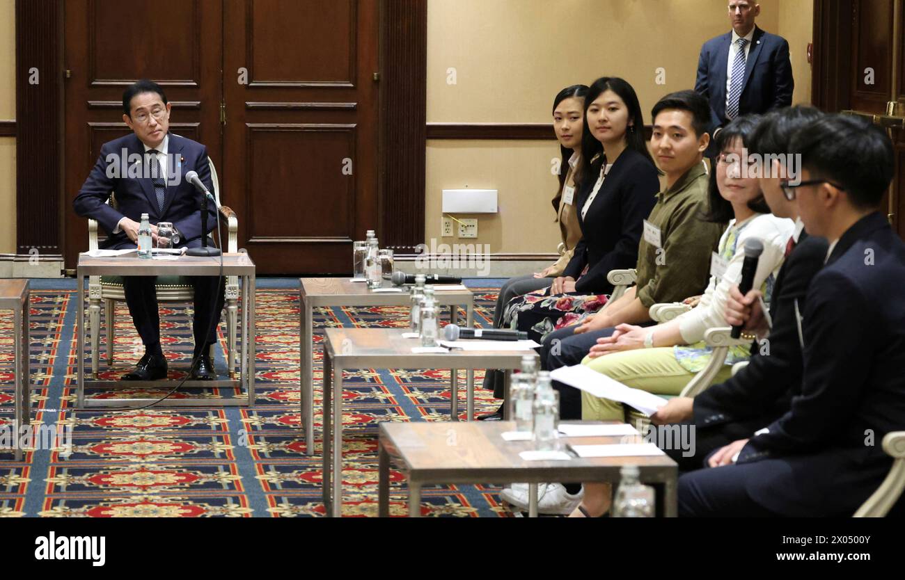 Japanese Prime Minister Fumio Kishida meets the next generation people ...